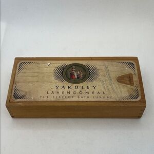 Yardley Lavendomeal Bath Luxury Box
